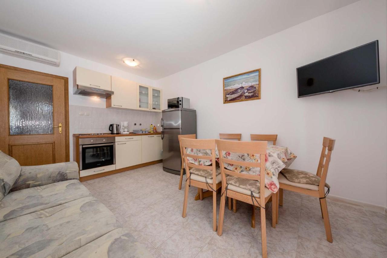 3 Apartament *