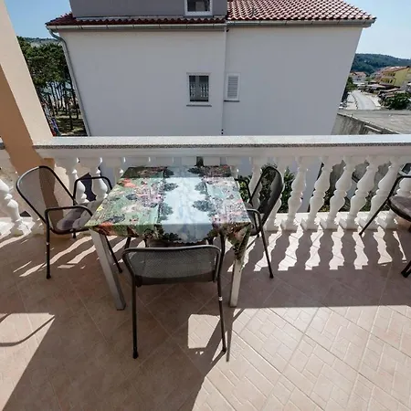 Apartman 3 Lopar Exterior photo