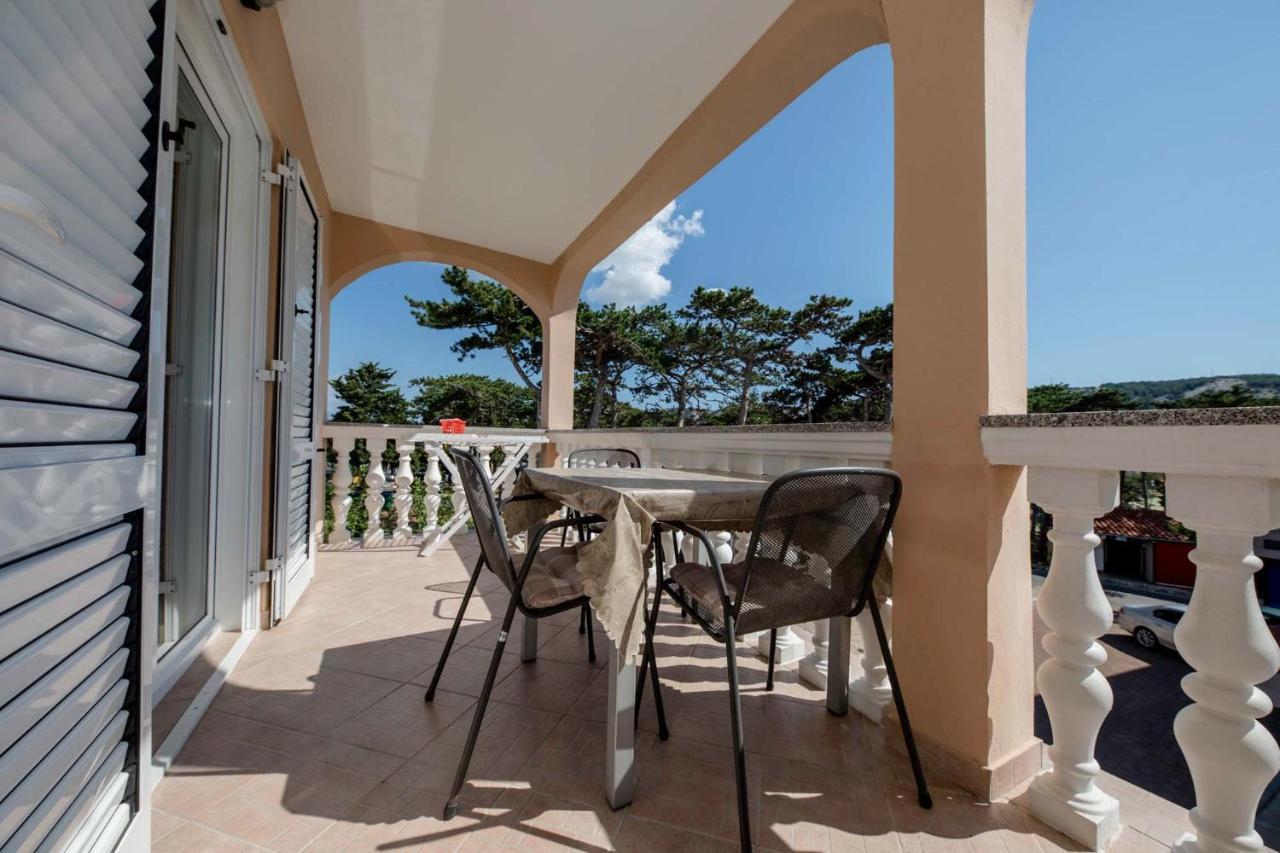 3 Apartment *