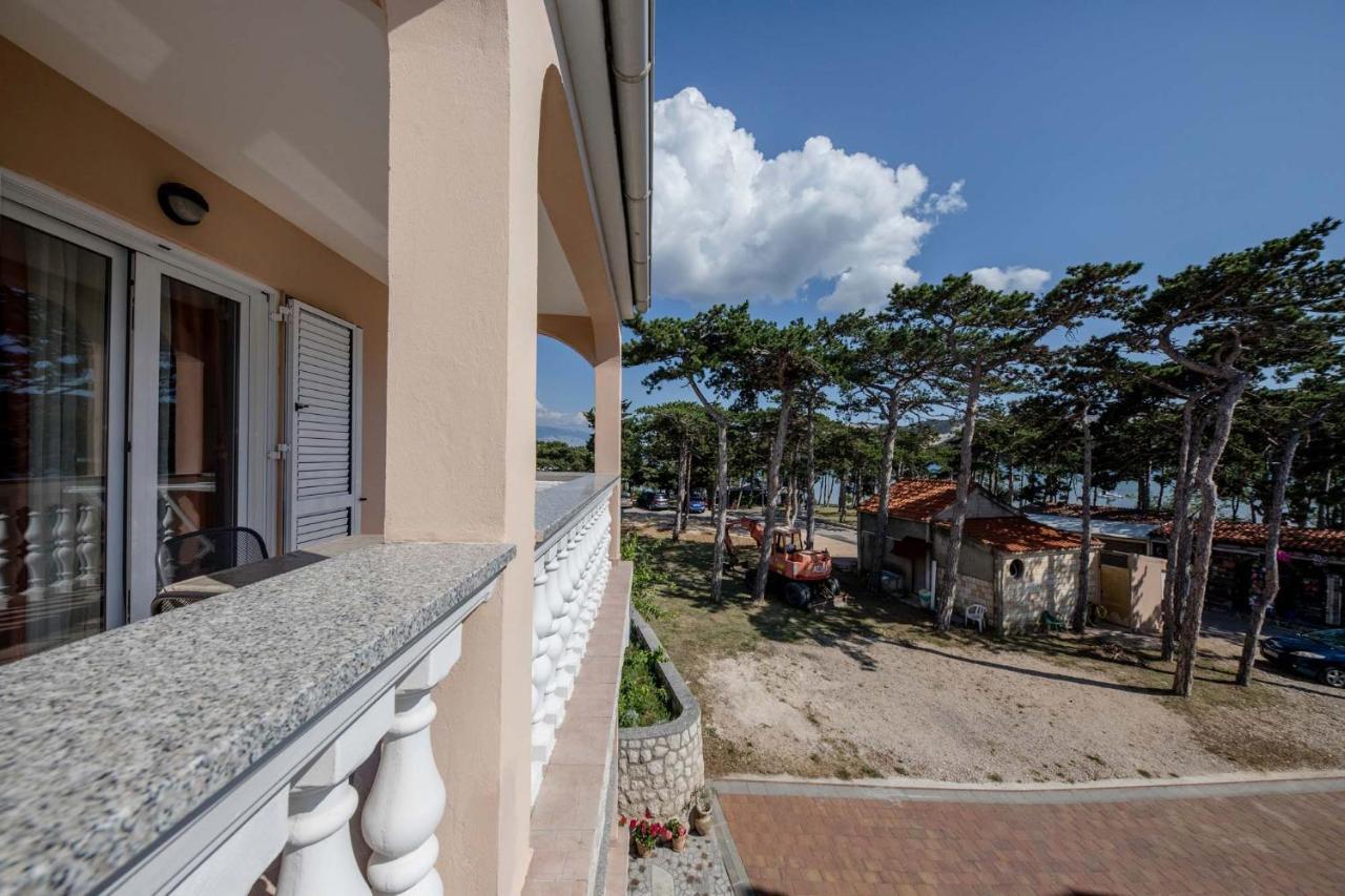 3 Apartment *