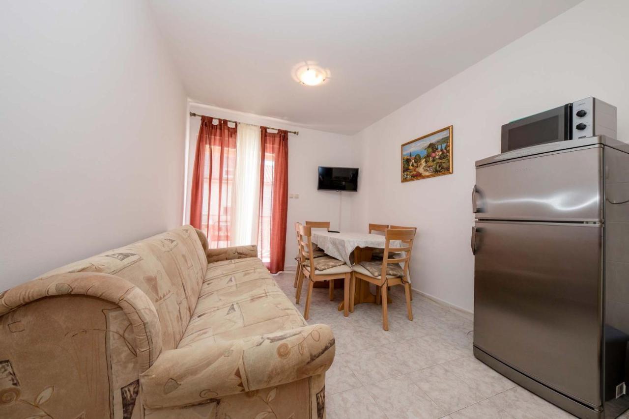 Apartment 3